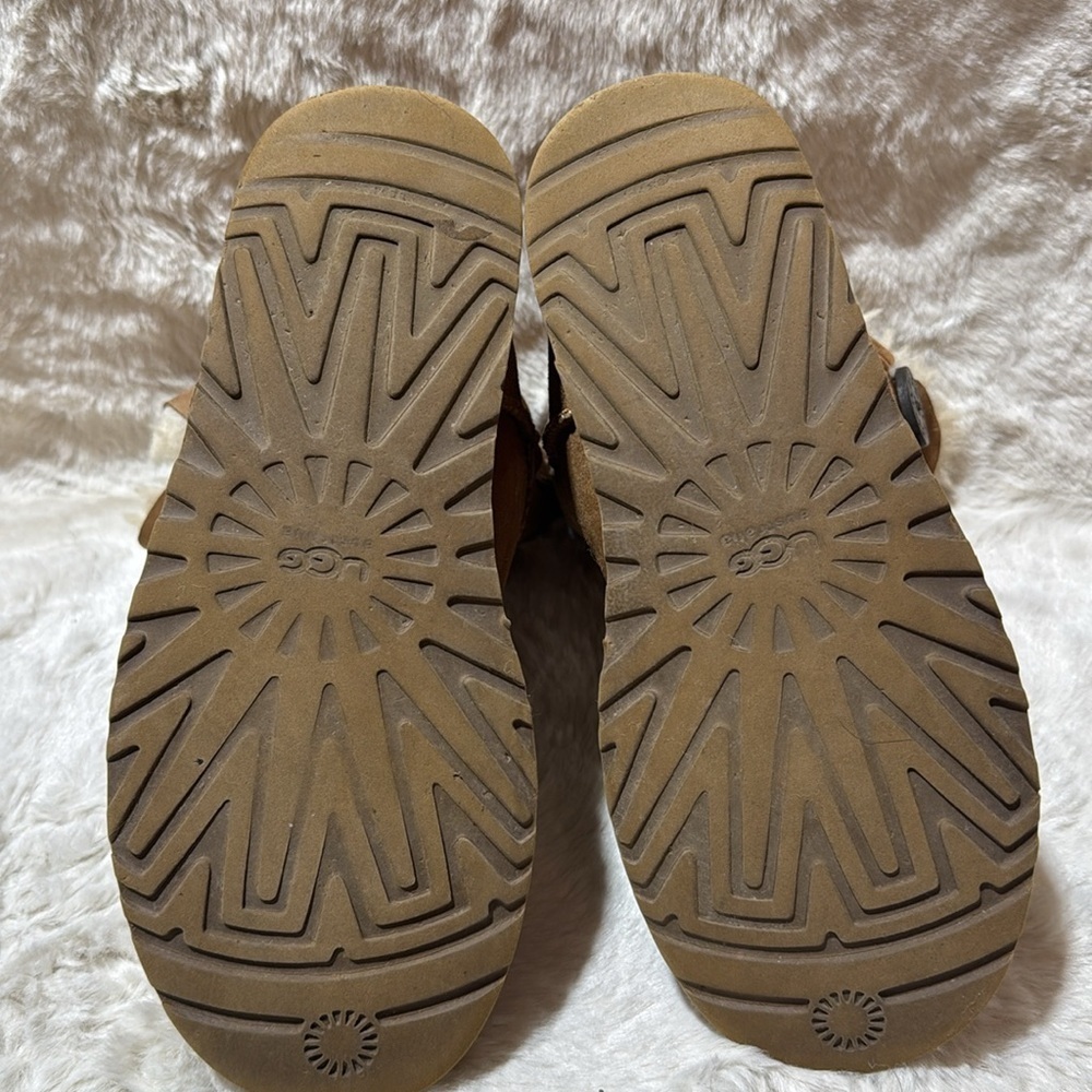 Ugg Bailey Button II Women Chestnut Size 8 - Picture 10 of 13